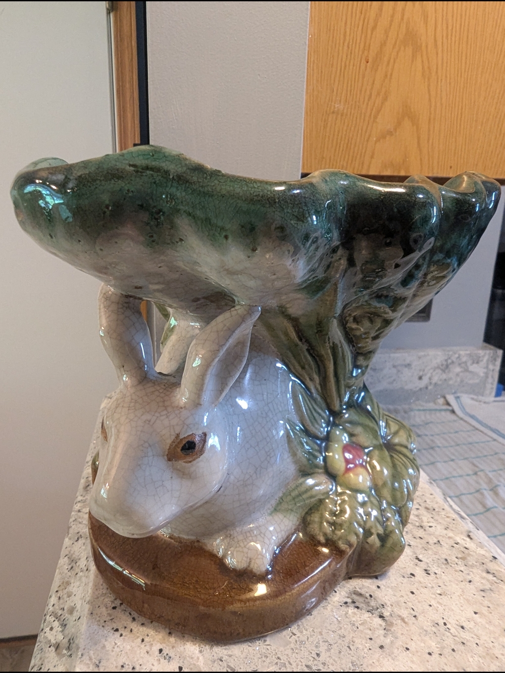 Vintage Majolica Style Rabbit Pedestal Bowl Compote Centerpiece - Picture 4 of 7
